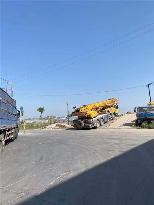 噶尔县25吨吊车的租赁价格大概是多少？