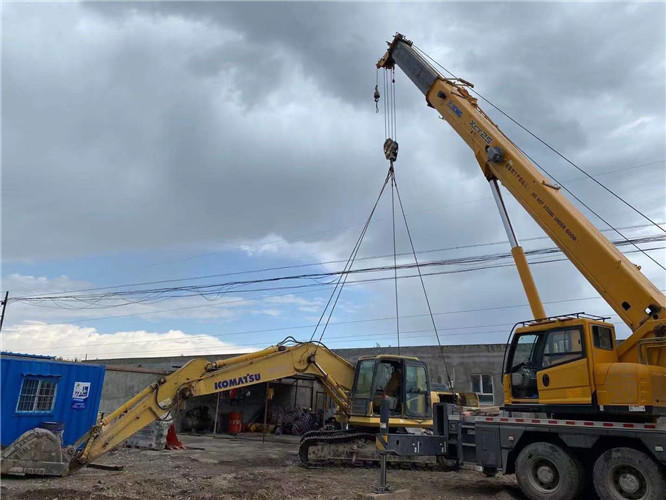 噶尔县25吨吊车的工作半径是多少？